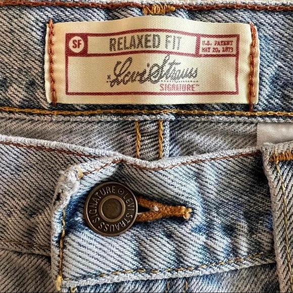 ⭐️PRICE FIRM⭐️ 2005 Levi’s Distressed High Waisted 100%Cotton Shorts - Picture 3 of 10